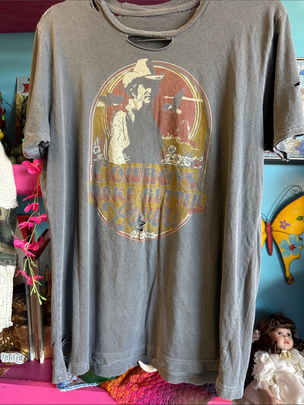 Vintage-Style Gray Graphic Women’s Shirt - Cowboys Make Better Lovers